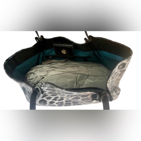 Kate Landry Large Grey Leopard Print Tote Bag - Picture 13 of 14
